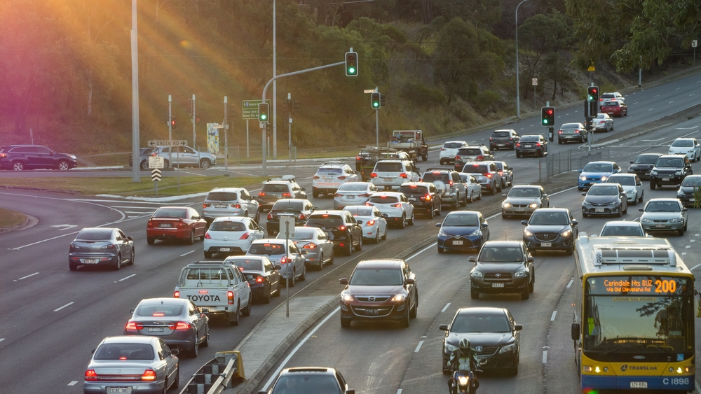 Traffic at the intersection between Old Cleveland Rd and Creek Rd, Carindale